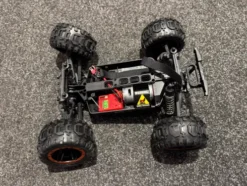 BlackZon Slyder MT 1/16 4WD Elektrische Monstertruck (Donor Chassis Helemaal Nieuw / Niet Compleet)!