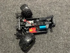 Blackzon Turbo 1/16 4WD 2S Brushless Monster Truck – Compleet Met Motor En Regelaar (donor chassis helemaal nieuw / niet compleet)!