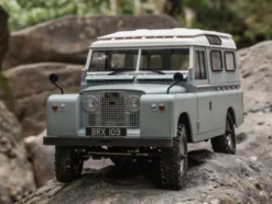 Boom Racing Land Rover® Series II 109 Hardtop 1/10 4WD RC Bouwkit BRX02 109
