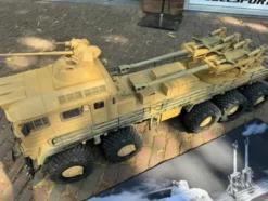 Cross RC Military Scaling kit XX10 T-REX 1/12 10×10 truck compleet met servo’s, motoren, regelaars, verlichting, ontvanger (auto is helemaal gebouwd en volledig nieuw)!