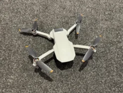 DJI Mini 2 SE Drone Only zonder accu (helemaal nieuw en niet geactiveerd)