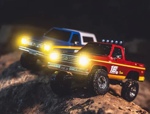 FMS 1/24 Chevrolet K5 Blazer FCX24 Pro Brushless Crawler RTR Rood