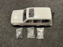 Hardbody voor een 1/10 crawler helemaal nieuw!