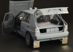 Italeri Lancia Delta HF Intergrale 16V in 1:12 bouwpakket