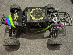 Kraken VESLA.5 C1E Elektrisch 12S met Max5 G2 Combo [KVS305] + Toemen Anniversary 45 edito body door Peter’s Airbrush (auto is 20 minuten jong echt als nieuw)!