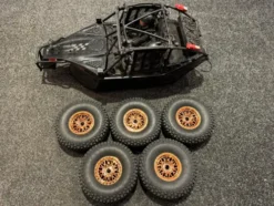 Losi 1/6 8IGHT Super Lasernut 6S body met banden (gebruikt)!