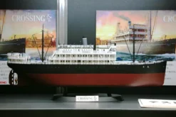 Meng The Crossing The First Meng Ship Model – 1:150 bouwpakket
