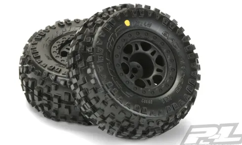 Proline Badlands M2 SC 2.2 – 3.0 set banden met Split Six velgen voor slash