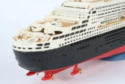 Revell OceanLiner QUEEN MARY 2 in 1:1200 bouwpakket