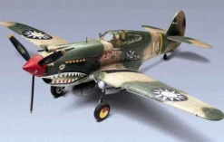 Revell P-40B Tiger Shark in 1:48 bouwpakket
