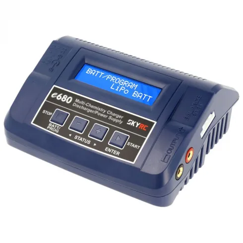 SkyRC e680 AC-DC 8A lipo lader met 220V & 12V aansluiting