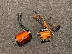 Spektrum 4685 950Kv 4-polige 8S brushless motor SPMX-1074 + Spektrum Company 160A Smart Brushless Marine ESC SPMXSE1160M (nieuw met 1 jaar garantie)!