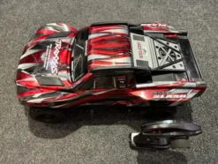 Traxxas Maxx Slash 6S 4WD Short Course Truck Rood RTR TSM 2.4Ghz + Traxxas LED systeem + Traxxas Bluetooth module + GPM/Traxxas aluminium onderdelen echt mega compleet en super deluxe!