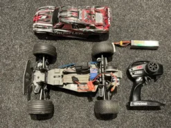 Traxxas Rustler 2WD Brushed + 5500mAh 2S LiPo Accu – In Een Nette Staat, Mist Alleen Lader!