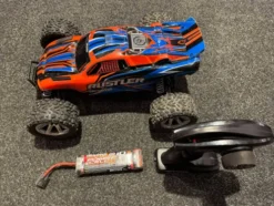 Traxxas Rustler 2WD brushless (Absima brushless motor en regelaar) electro truggy RTR met clipless body en accu in een nette staat!