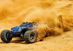 Traxxas Rustler 4X4 BL2-S Brushless 1/10 Stadium Truck Blauw + (GRATIS Traxxas 3000mah 7.4V 2S Lipo + Traxxas Charger EZ-Peak USB-C 40W lader twv €68.90)