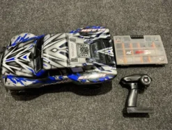 Traxxas Slash 4×4 brushless short course truck RTR met 120A regelaar en Traxxas aluminium stuurblokken / casterblokken/ achterblokken in een nette staat!