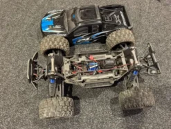 Traxxas X-Maxx 8S Brushless Monster Truck – Werkend, geen garantie – Opknapper, heeft wat liefde nodig – What You See Is What You Get
