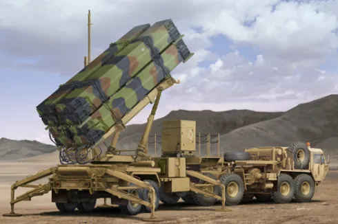 Trumpeter M983 HEMTT & M901 Launching Station oMIM -104F Patriot SAM System(PAC-3) – 1:35 bouwpakket