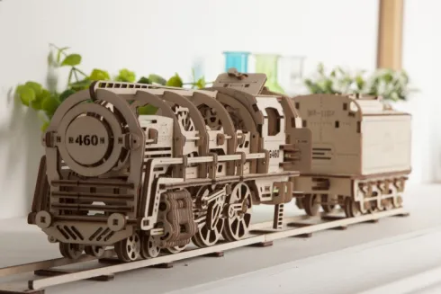 Ugears Stoom Locomotief