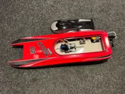 Volantex Racent Atomic 70cm Brushless Racing – Helemaal Nieuw Donor Chassis, Inclusief Motor, Servo & Ontvanger, What You See Is What You Get