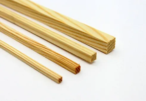 Vuren latje 5x5mm dik – 100cm lang