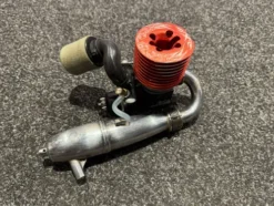 Wedstrijd nitro motor voor 1/8 buggy geheel compleet geleverd!