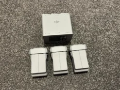 3x DJI Mini 5 Pro Intelligent Flight Battery Plus + DJI Mini 5 Pro Two Way Charging Hub helemaal nieuw!